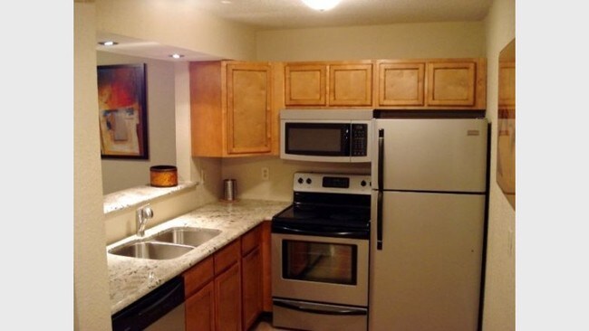 Foto del edificio - Keystone Courtyard Apartments