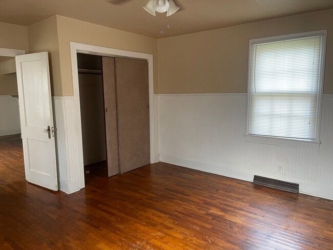 Building Photo - 224 S Main St