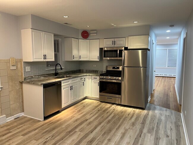 Foto del edificio - 5258 N LeClaire Ave