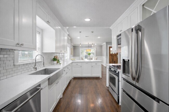 Foto del edificio - 829 E 27th St