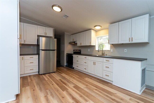 Building Photo - 12816 Midvale Ave