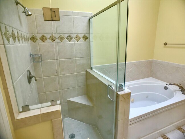 Foto del edificio - 2104 Bancroft Ln