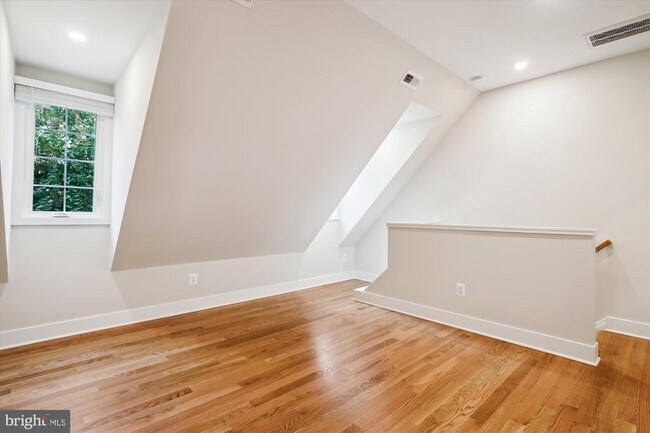Foto del edificio - 3414 S Stafford St