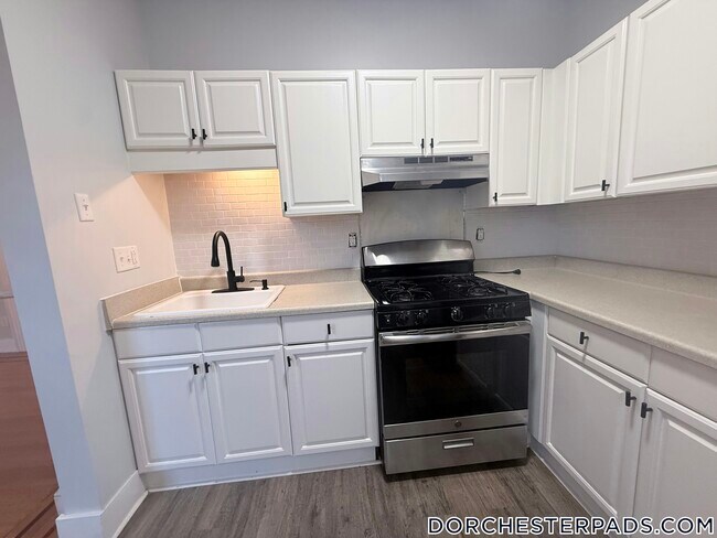 Building Photo - 25 Monadnock St