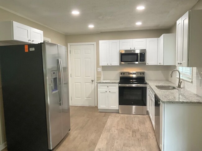 Foto del edificio - 728 Birchwood Ln SW