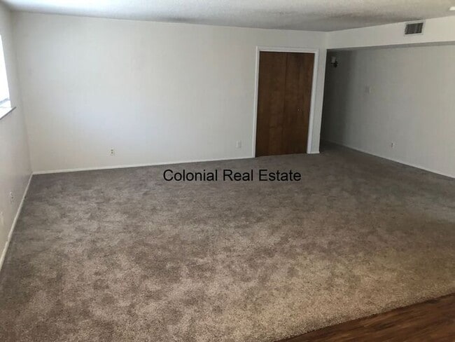 Foto del edificio - Spacious 2 Bedrooms 1 bathroom Apartment For Rent