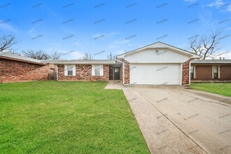 Building Photo - 9704 NE 2nd St