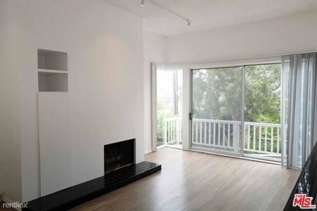Building Photo - 2 br, 2 bath Condo - 31 Mast St