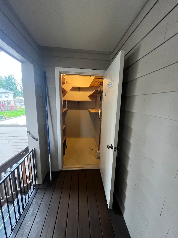 Building Photo - 7511 N Edgewater Ave