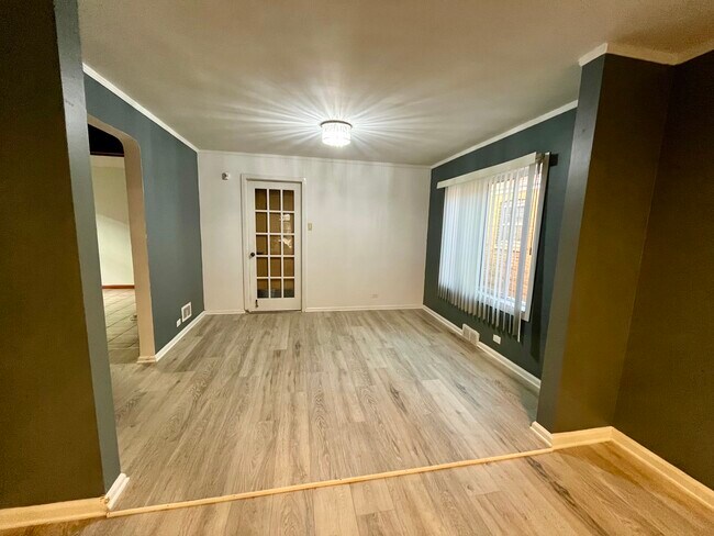 Dinning room - 3622 W 79th Pl