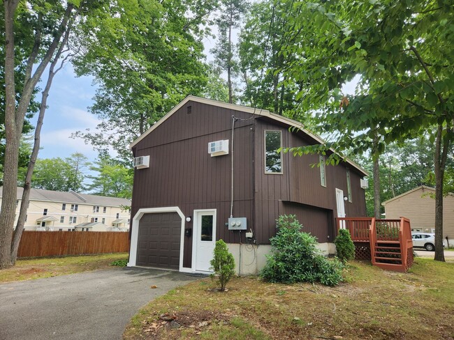 Building Photo - Beautifully Renovated 2-Bedroom Single Fam...
