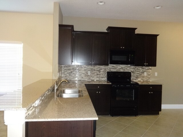 Foto del edificio - 30113 Saddlebred Ln