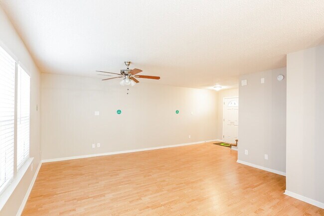 Foto del edificio - 9117 Cherry Grove Ct
