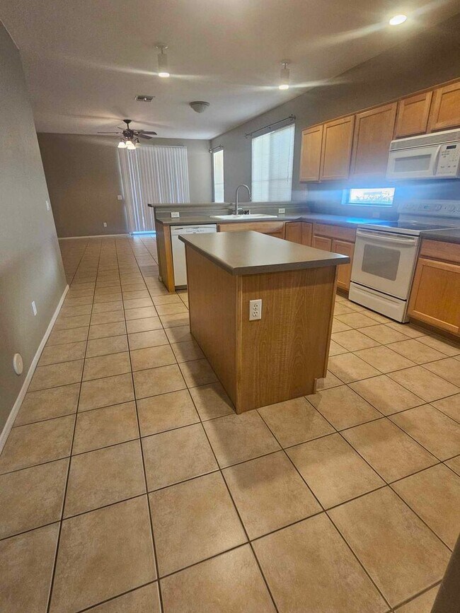 Foto del edificio - Lovely 3 bed/2 bath Gilbert Home in Higley...