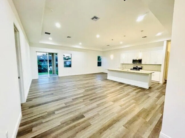 Foto del edificio - 992 SW College Park Rd