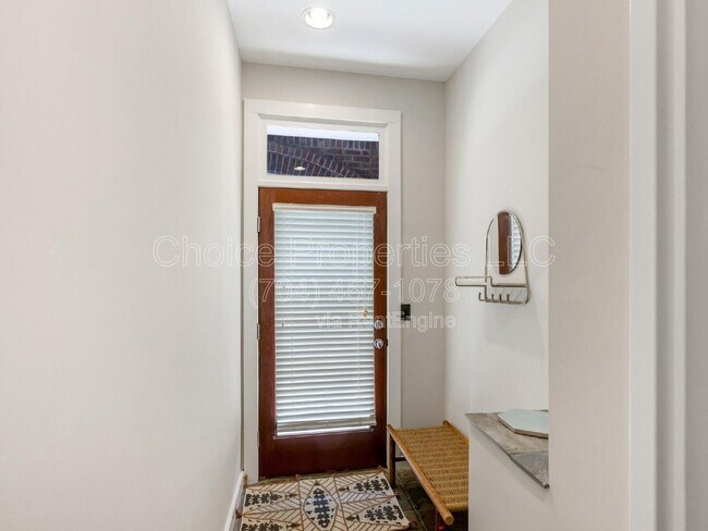 Foto del edificio - 1166 Park West Dr
