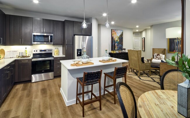 Foto del edificio - 3030 N Josey Ln