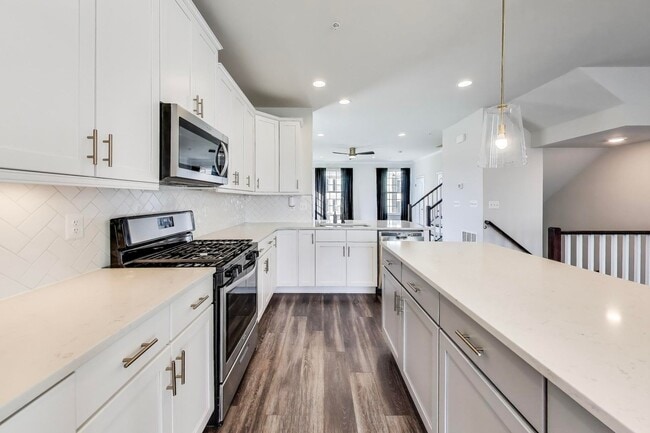 Foto del edificio - Luxurious on Lanham Hill - 3 + 3.5 Near Ne...