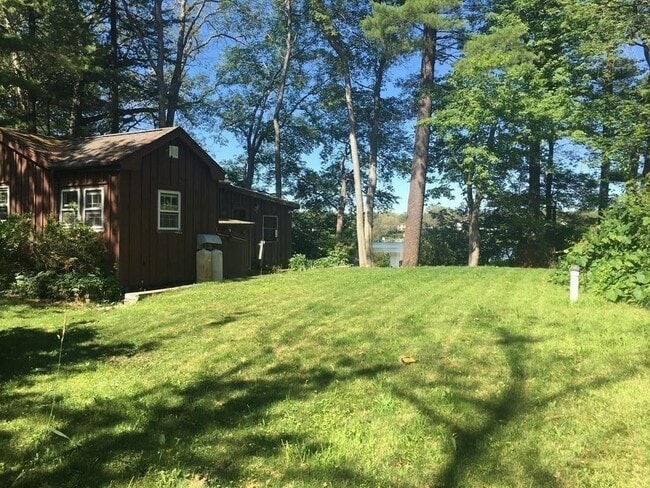 Building Photo - 22 Saumur Ln