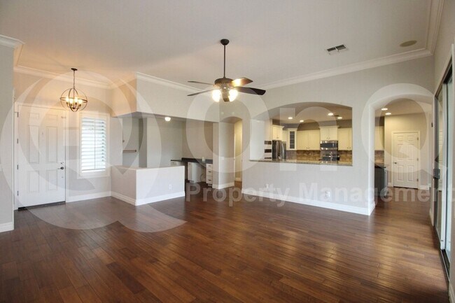 Foto del edificio - 453 E Frances Ln
