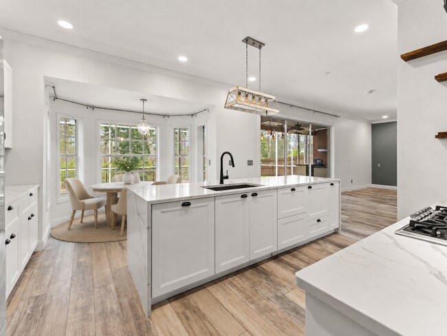 Foto del edificio - 9307 Poplar Creek Ct
