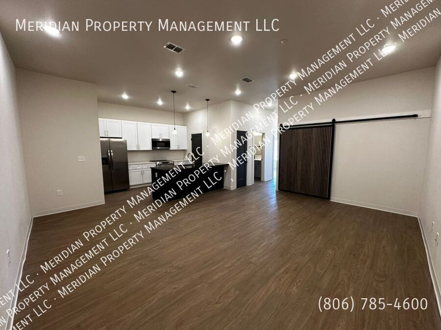 Foto principal - 5912 Erskine St