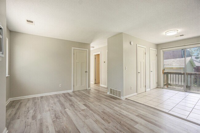 Foto del edificio - Charming, fully remodeled 2-Bed/1-Bath Par...