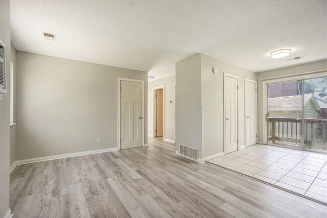 Building Photo - Charming, fully remodeled 2-Bed/1-Bath Par...