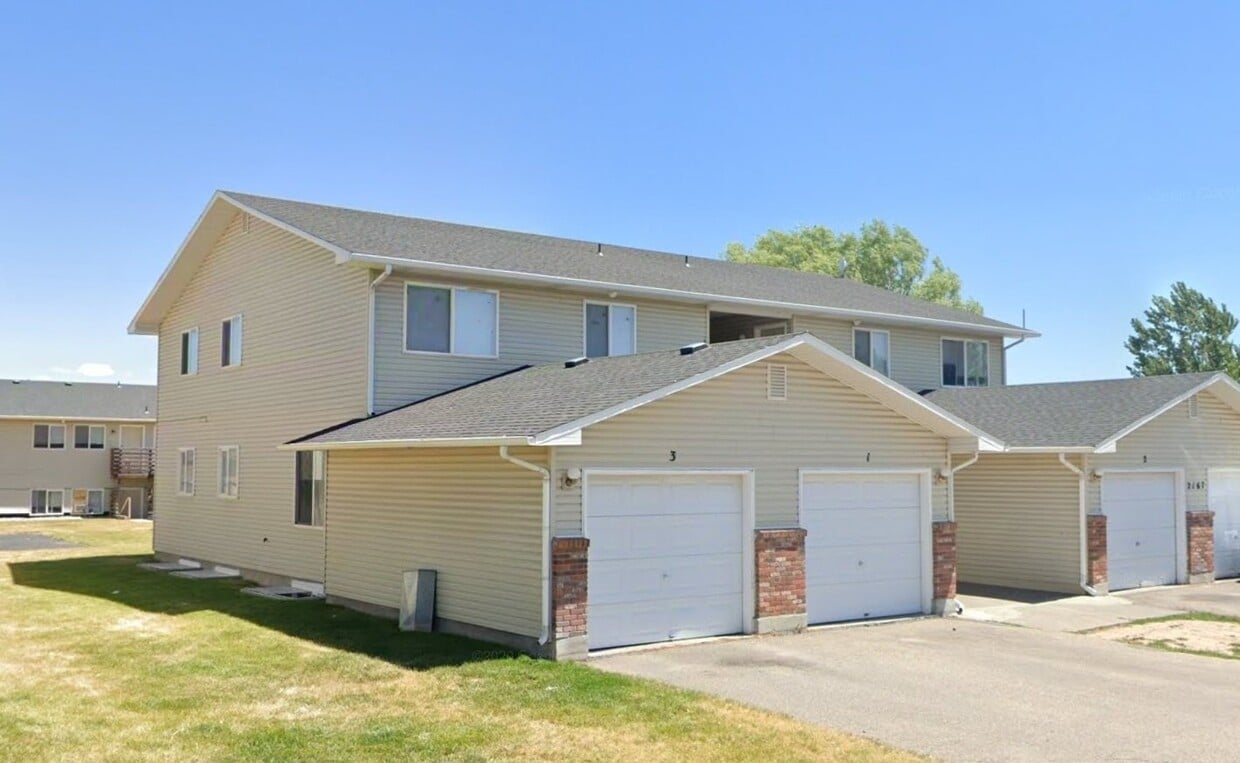Primary Photo - 2135 Alan St