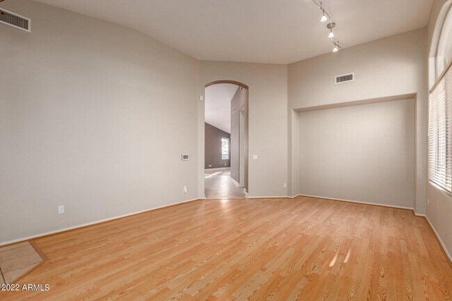 Foto del edificio - 1345 W Musket Way