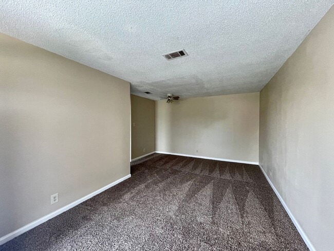 Building Photo - 531 S 28th St