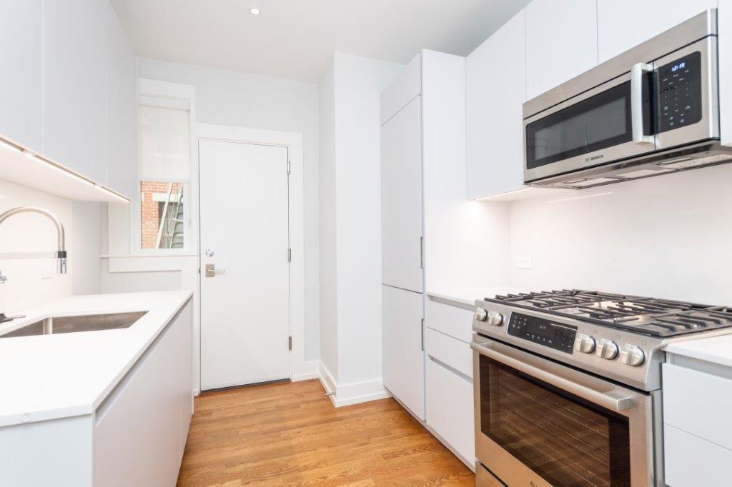 Foto principal - 294 Harvard St