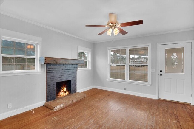 Foto del edificio - 2Bed 1Bath Home for Rent !