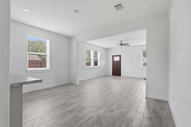 Foto del edificio - 913 Turner Dr