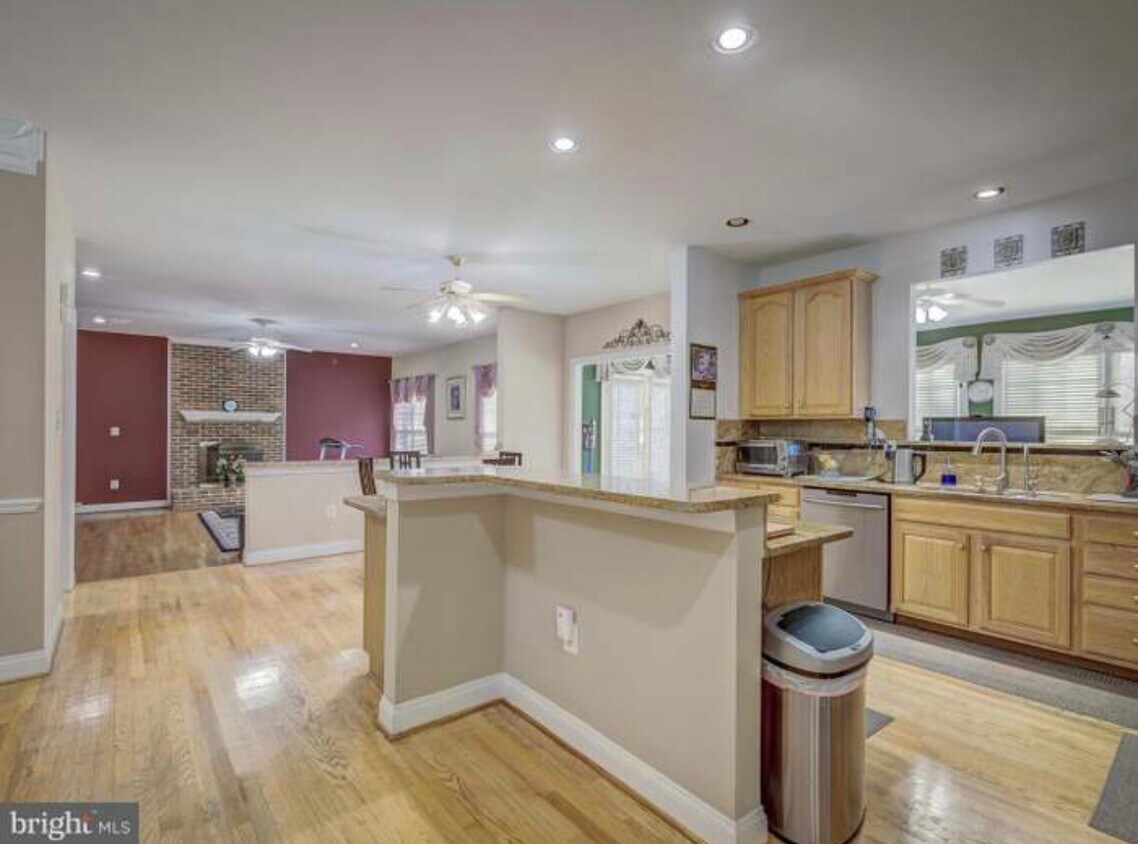 Building Photo - 1015 Heartfields Dr