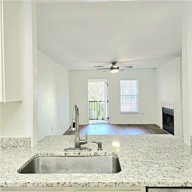 Foto del edificio - 3655 Habersham Rd NW