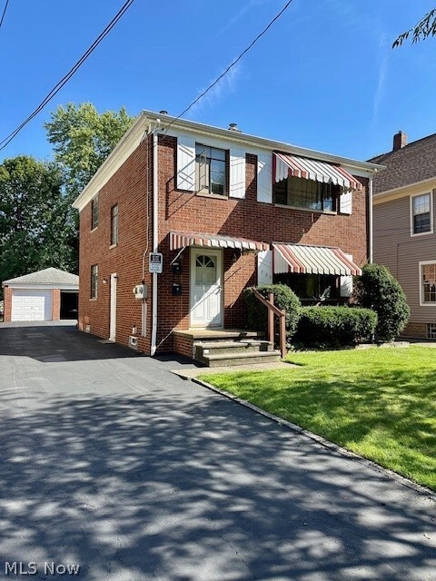 Building Photo - 751 Thayer St