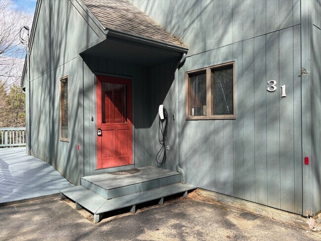 Foto del edificio - 31 Wicwood Shores Rd