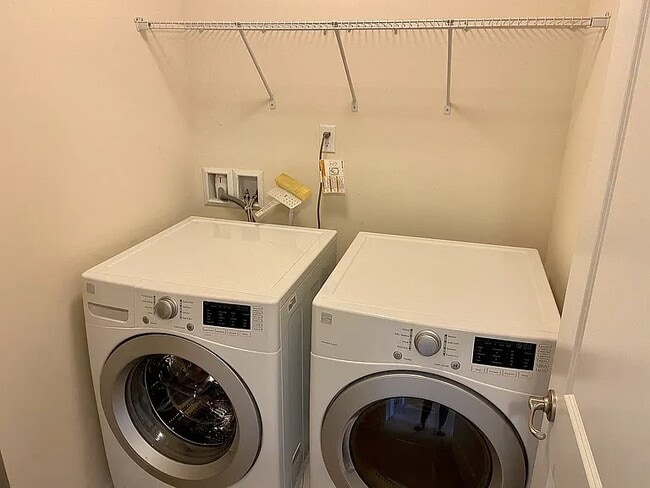 Foto del edificio - 8939 Ringview Dr