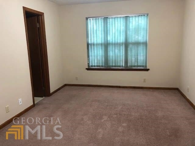 Building Photo - 205 Crichton Way