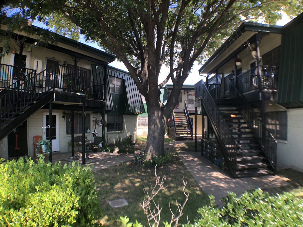 Primary Photo - Benbrook Apartment for Lease