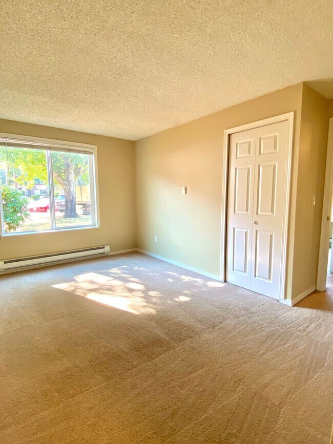 Foto del edificio - 2 bedroom Condo apartment in Fairwood-Rent...