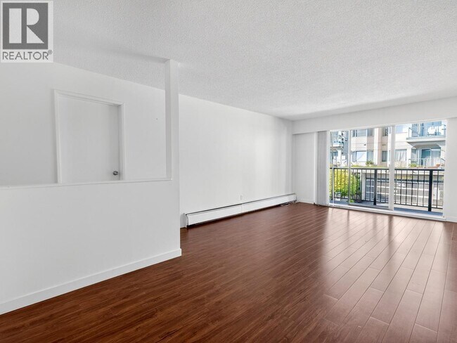 Photo du bâtiment - 170 W 4th St