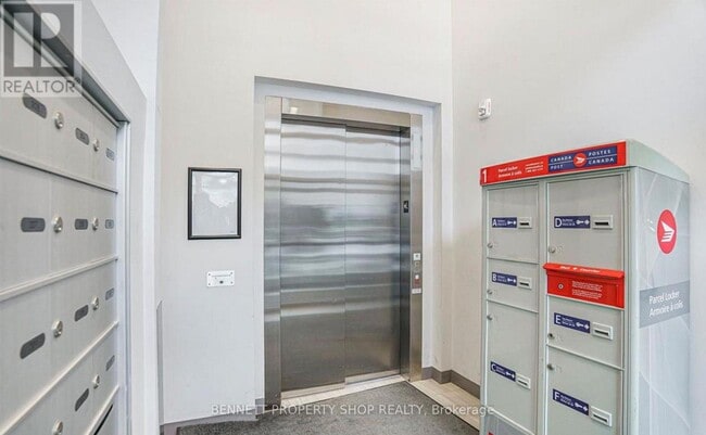 Building Photo - 315 Terravita Private
