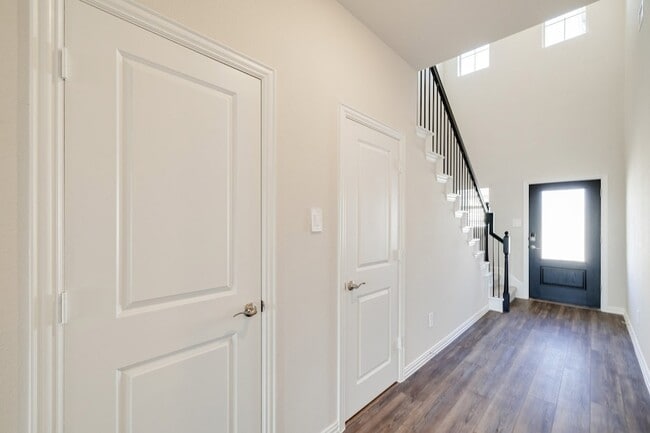 Building Photo - 209 Caliber Ct