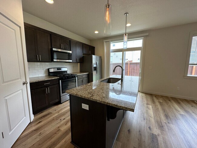 Foto del edificio - 9714 Windswept Pl