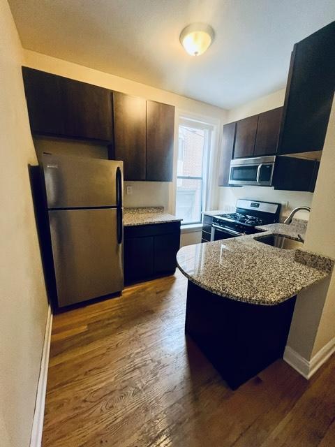 Foto principal - 2 bedroom in Chicago IL 60610