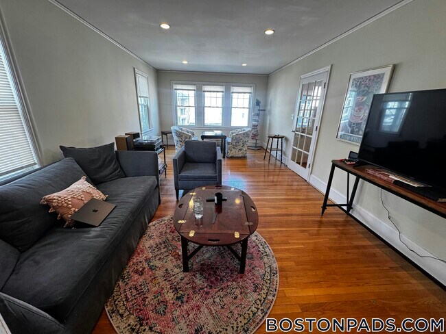 Foto del edificio - 100 Hillside St