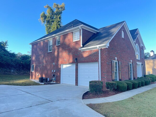 Building Photo - Nice Lithonia 5 Bed 4 Bath home in Eagles ...