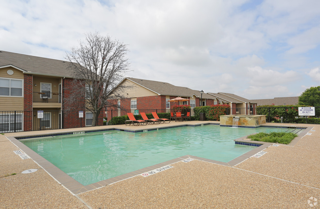 Área de piscina - Stonebrook Village Apts